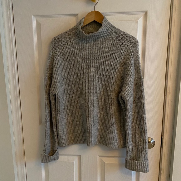 Knit turtle neck! - Picture 1 of 2